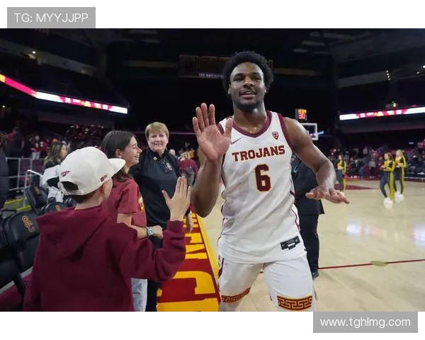 布朗尼G联盟首秀表现出色贡献15分4板8助蒂耶罗同样精彩砍下19分4板